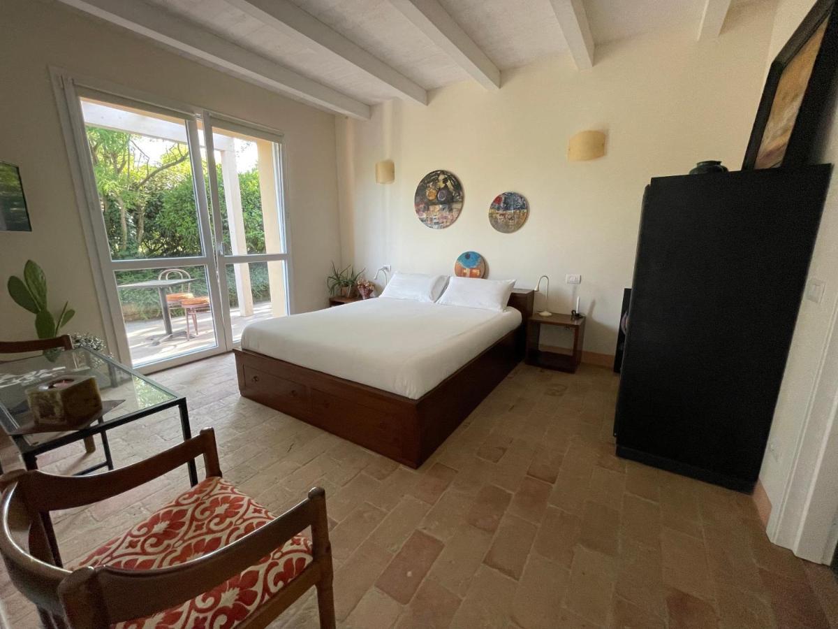 Pioppi Neri R&B Bed & Breakfast Felino Bagian luar foto