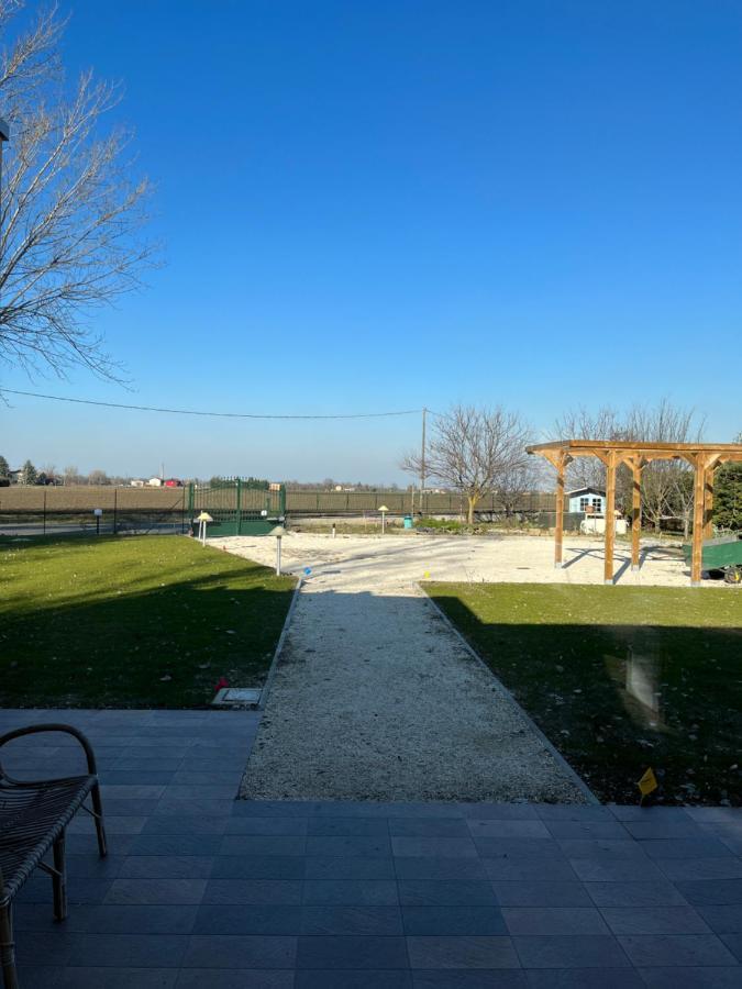 Pioppi Neri R&B Bed & Breakfast Felino Bagian luar foto